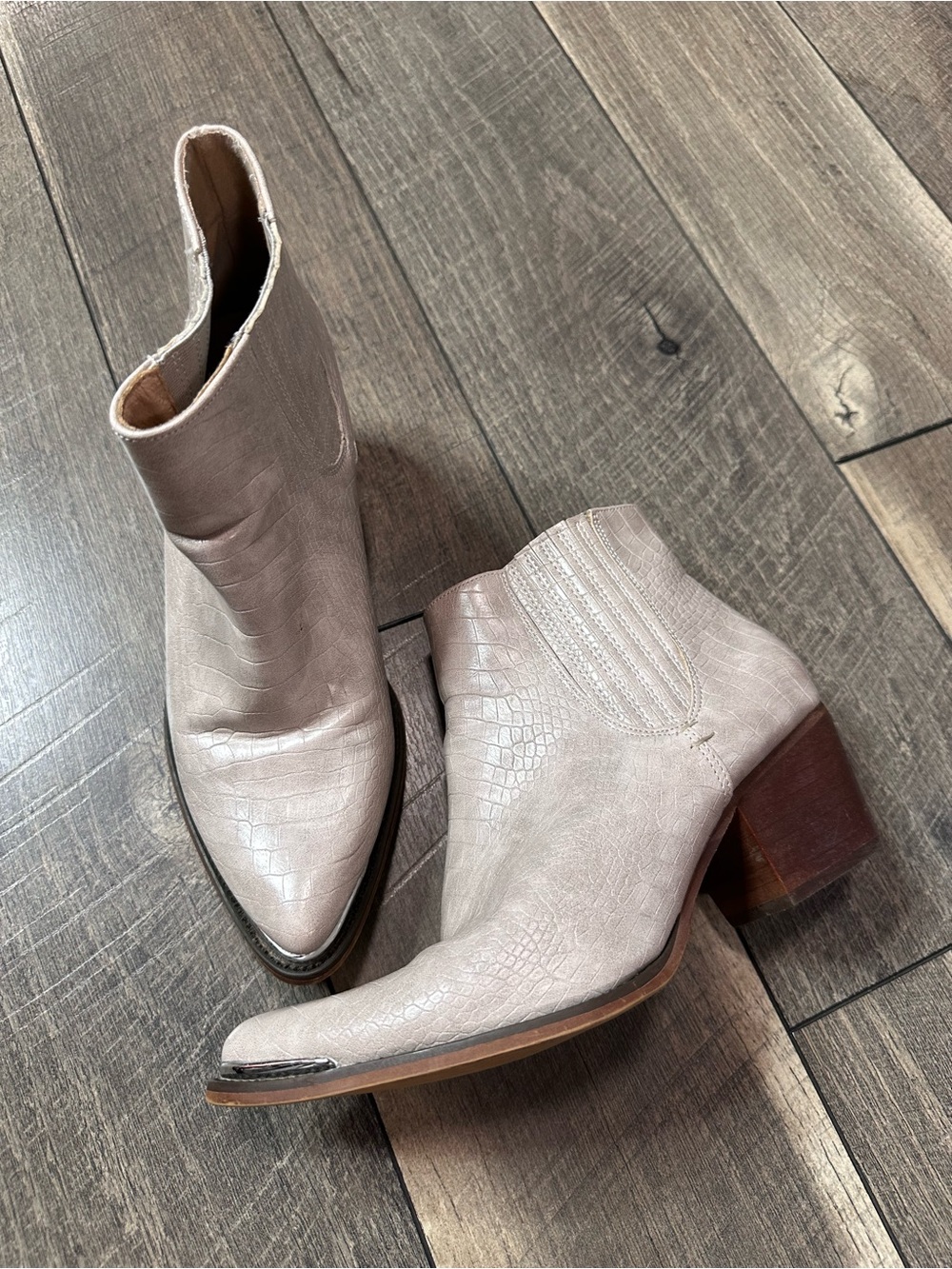 A Rider Girl Dolly Western Ankle Booties